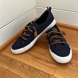 Sperry Crest Vibe Slip-on Sneaker in Navy. EUC!